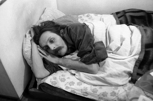 bon_travail_c_mladen_stilinovic__artist_at_work__1977-_courtesy_of_the_artist